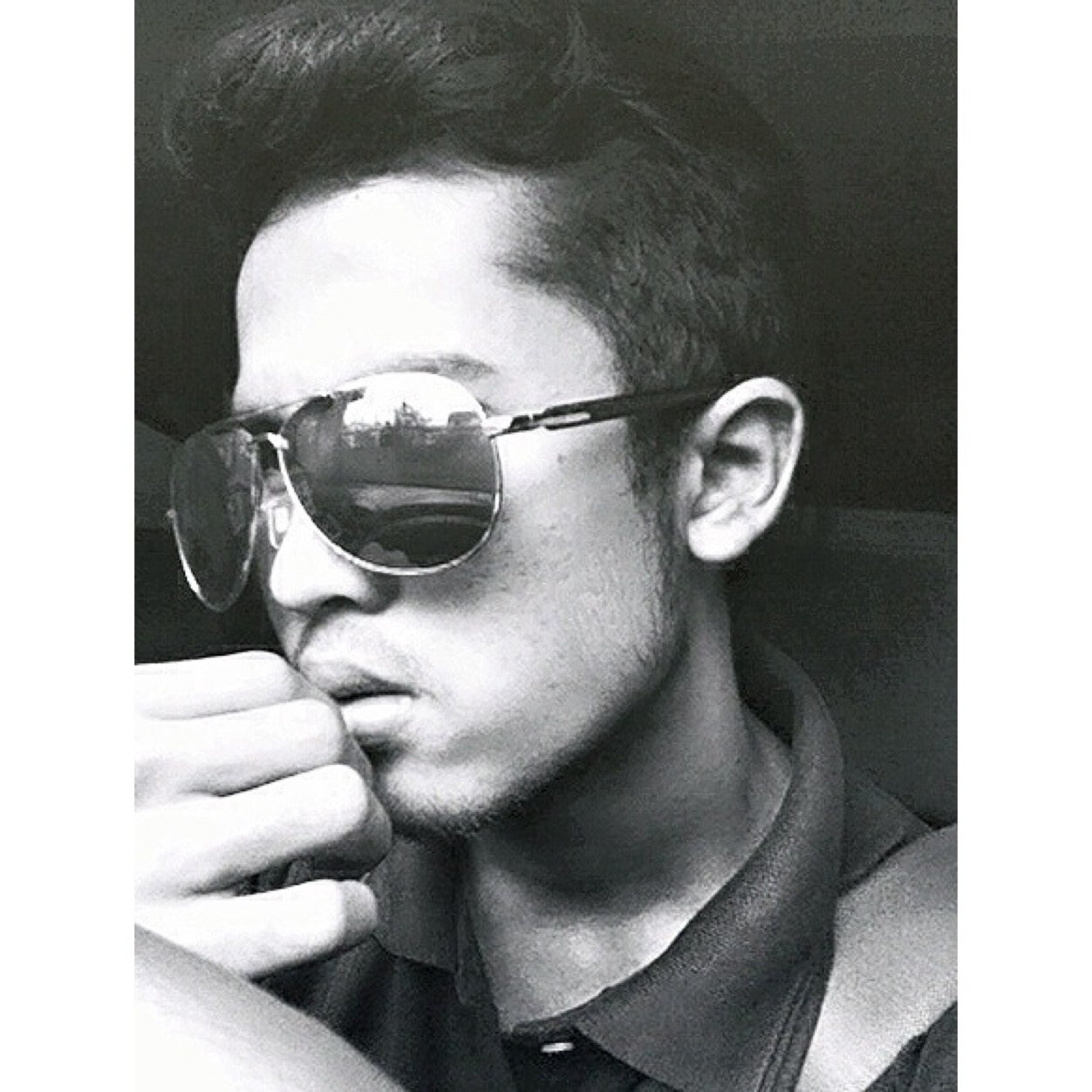 Fashion Photographer - Mahasiswa IT - Penyair Gagal - Mixed Martial Arts ... Check my portofolio at Instagram: gemagrafi