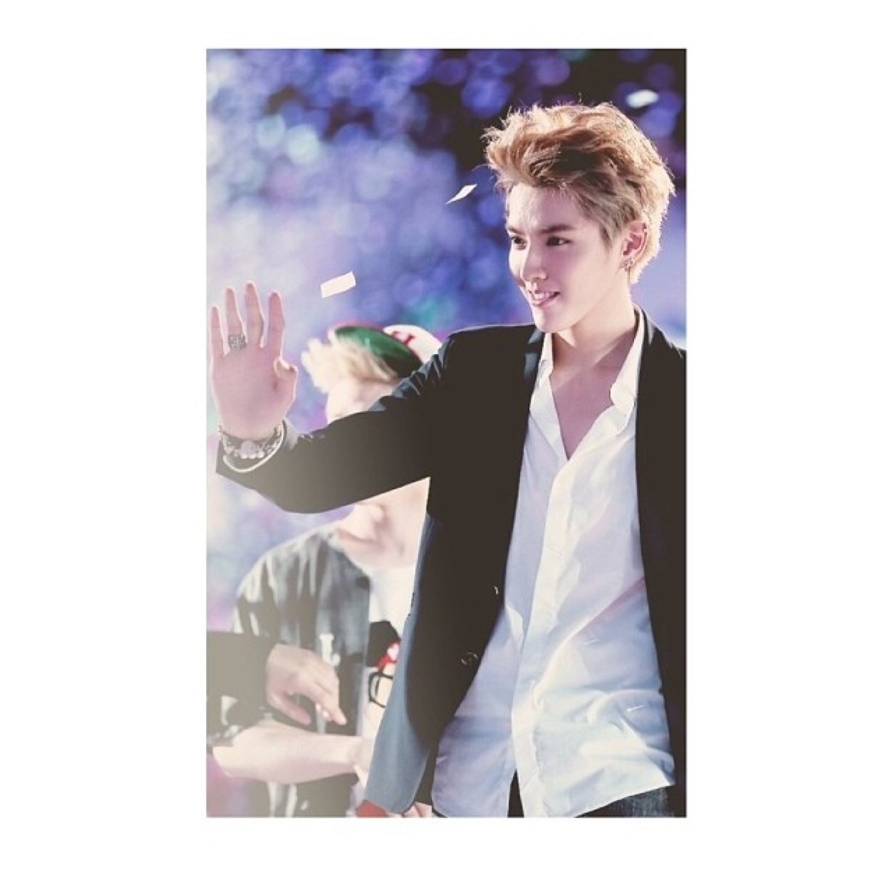 นอกจากจะพูดไม่เก่งแล้ว. ยังมีแววว่าจะไร้สาระอีกด้วย