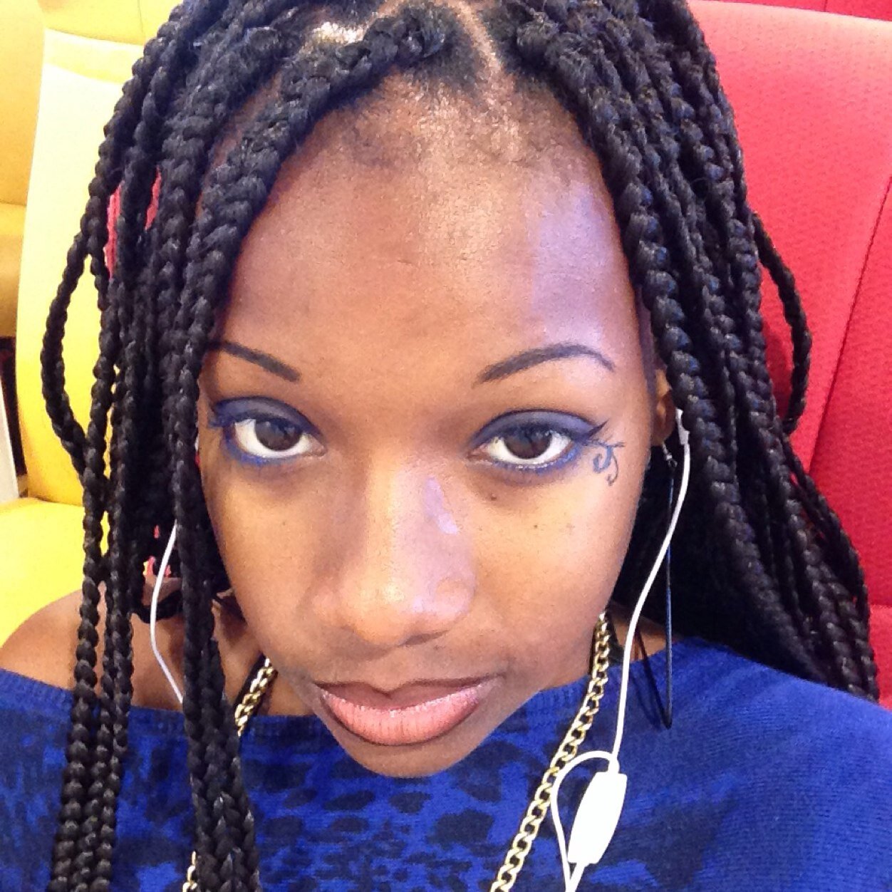 → Qui M'aime, Me suivent..! ♥ Fōllōω ɱe & Jte Fōllōω вάcҡ ou Pas :S ✖•Instagråm: cassou_971•✖ #TeamIPhone5•TeamUS•TeamVierge♍•TālØRGåñG'•♡