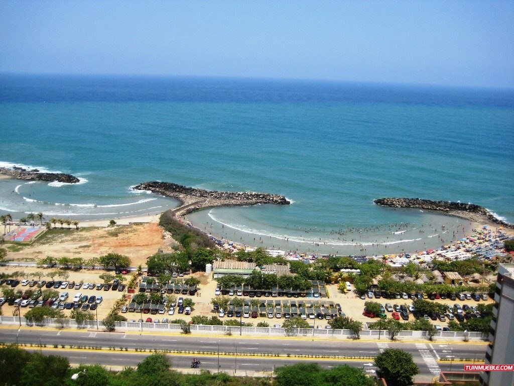Vecinos de la Urb. Playa Grande - parroquia Urimare Reportando