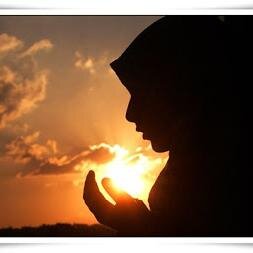 IndahRaihanun's profile picture. Insya Allah menjadi muslimah yang baik :)