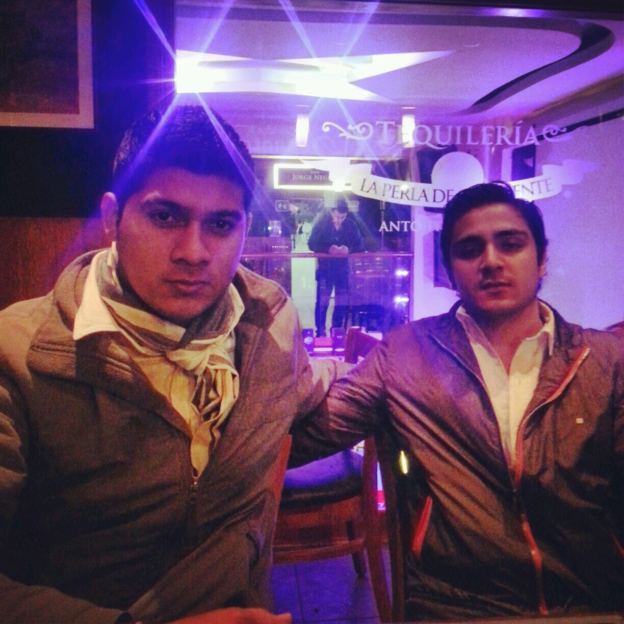 En la vida hay dos tipos de personas las buenas y la malas yo soy de las buenas, si me quieres conocer que bien !