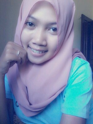 husnaika1's profile picture. 