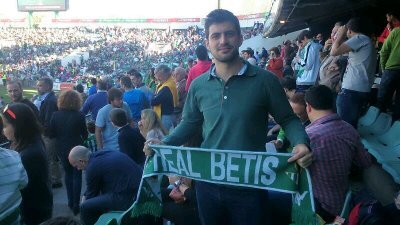 Estudiante de ingeniería Agronomica en la Universidad de Sevilla.
 Mis tres grandes pasiones son el Póker, el Pádel y el Fútbol (Betis).