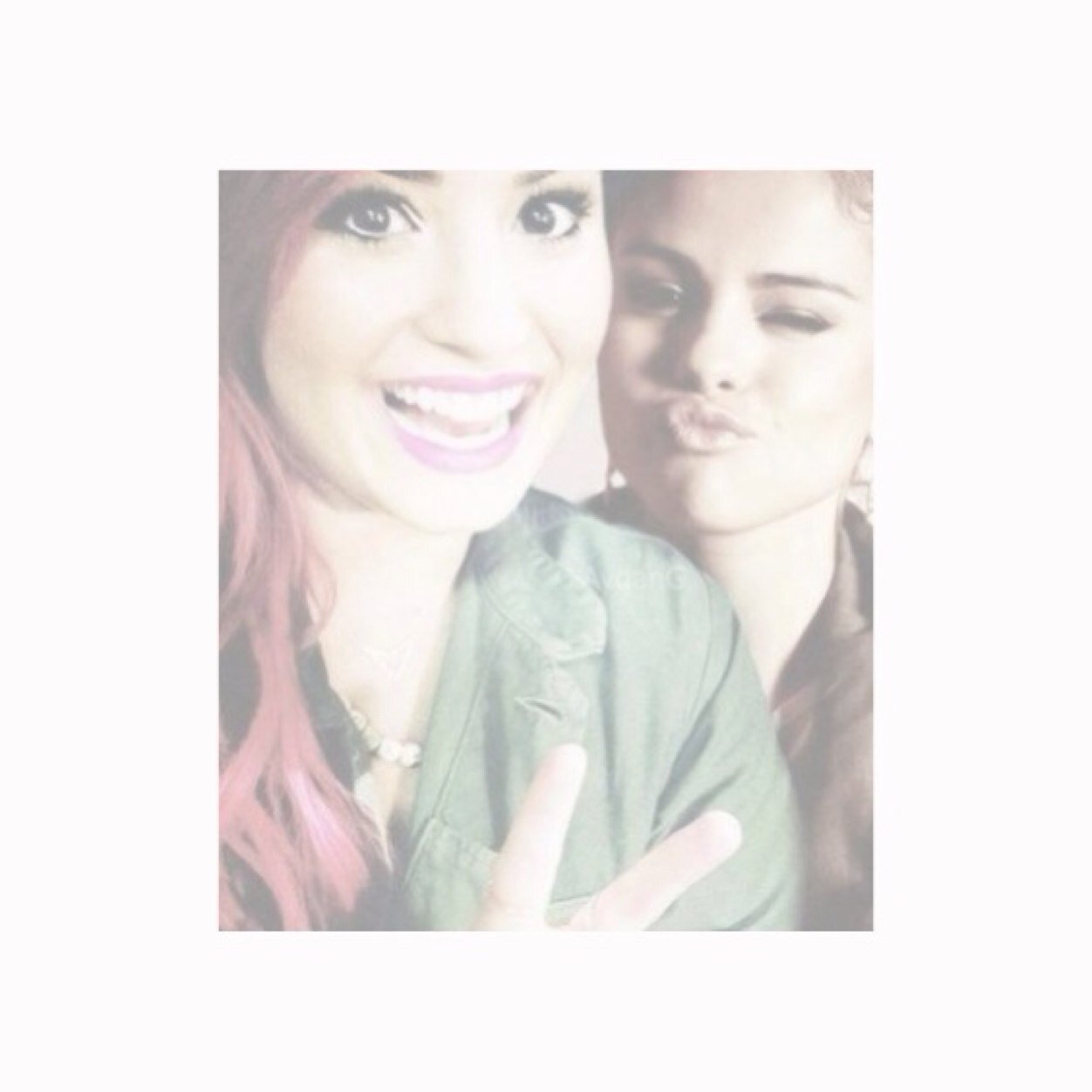 ♛ I love bands ♛ I'm not fab but I love delena & food. Oh and I tweet about idols and shit ♛