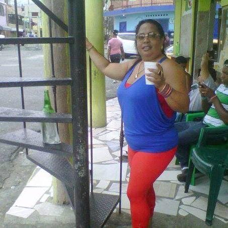 Soy dificil de entender mi Vida es complicada pero son las piedras en mi camino  y los trompezones k la  vida me a dado