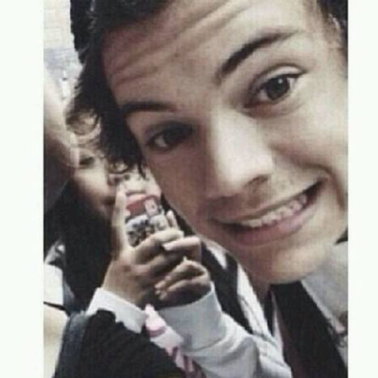 pls follow @StylesWifiX ilysm