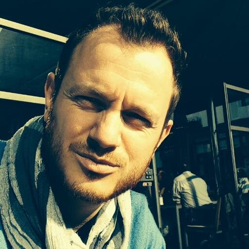 Designer, Dad, Founder and Trainer from Frankfurt, Germany. I love UX, Webdesign, Typography and 3dsmax.
