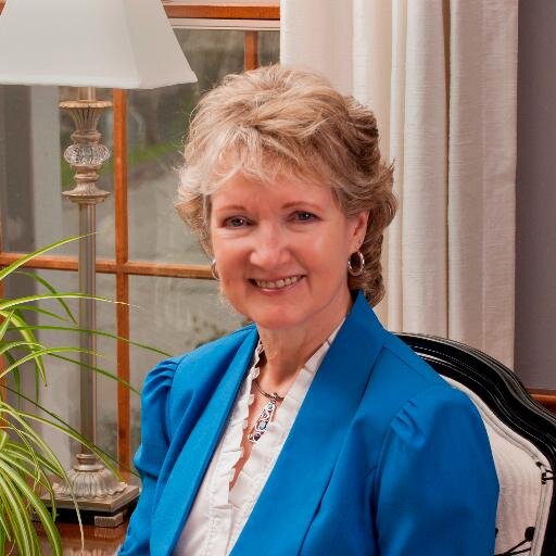 EmeraldInter's profile picture. Owner Emerald Interiors, #InteriorDecorator, Real Estate #Stager.  Love good design, travel, red wine, books, jazz, classical, family & friends.