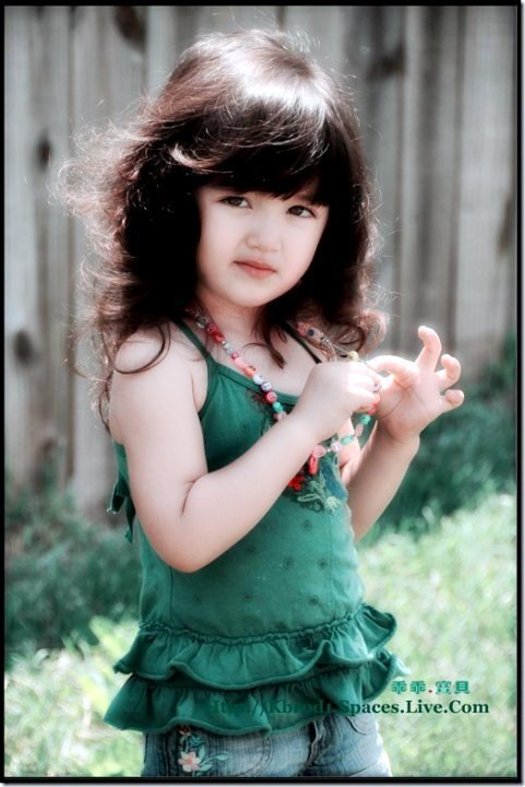 kausar_azam25's profile picture. Unpredictable ;)