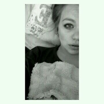 All i need in life is music and pizza :))) I know when you unfollow btw.x
