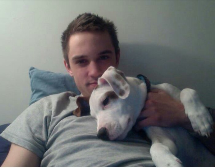 castellanovoxo's profile picture. music has taken over my life. decembers very own.