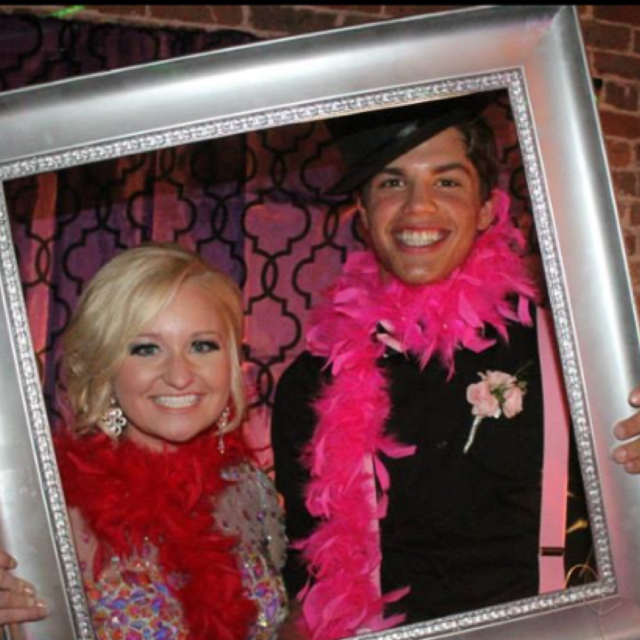 Bigunit124's profile picture. I probably hate you. Now go on boutcha business