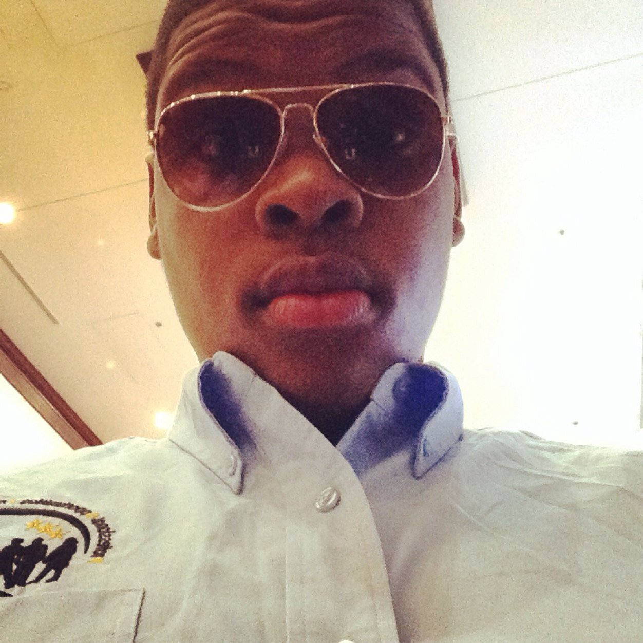 Just follow I'll follow back i love to sing