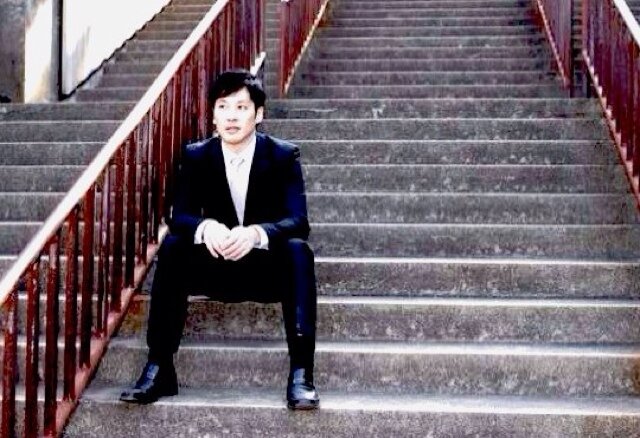 屋根真樹 Profile
