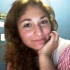 Que bom seria acordar todas as manhã e te vê do meu lado, sentir teu cheiro e apreciar teu sorriso.