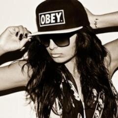 FOLLOW ♥
