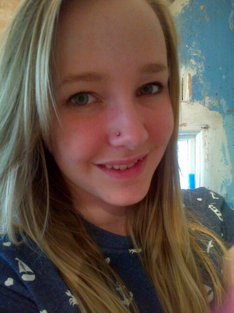 17 year old 2D design student with scoliosis! Had spinal fusion last year, I Love my boyfriend darren with all my heart! follow me I follow back xx