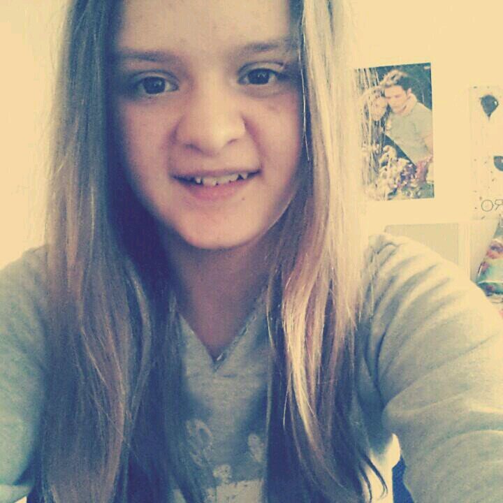 Austria ♥ 13 Jahre ♥ Geb. 13.07.2000 ♥ Facebook: Stefanie Demel ♥ Ask.fm: SteephiiDemel12 ♥ Instagram: SteffiDemel2000 ♥ Cristiano Ronaldo ♥