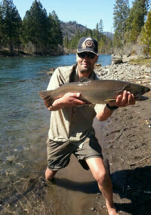 ELittleleaf's profile picture. fishing guide & owner of littleleaf guide service.