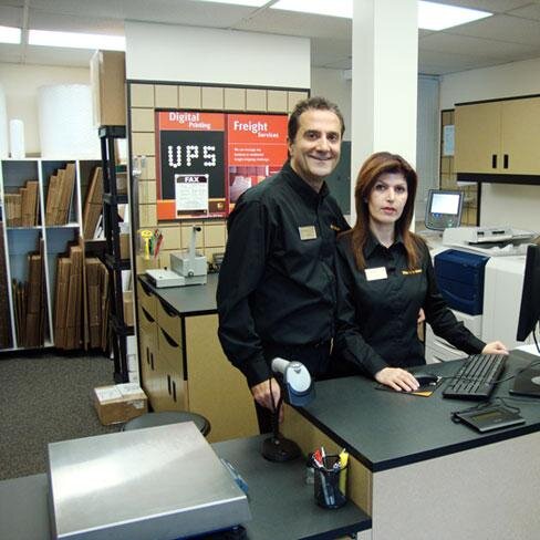 I am proud owner of the ups store #482 in Victoria British Columbia Canada, at 1834C Oak Bay Avenue, Victoria BC, V8R 0A4.
Shipping, Printing in BC