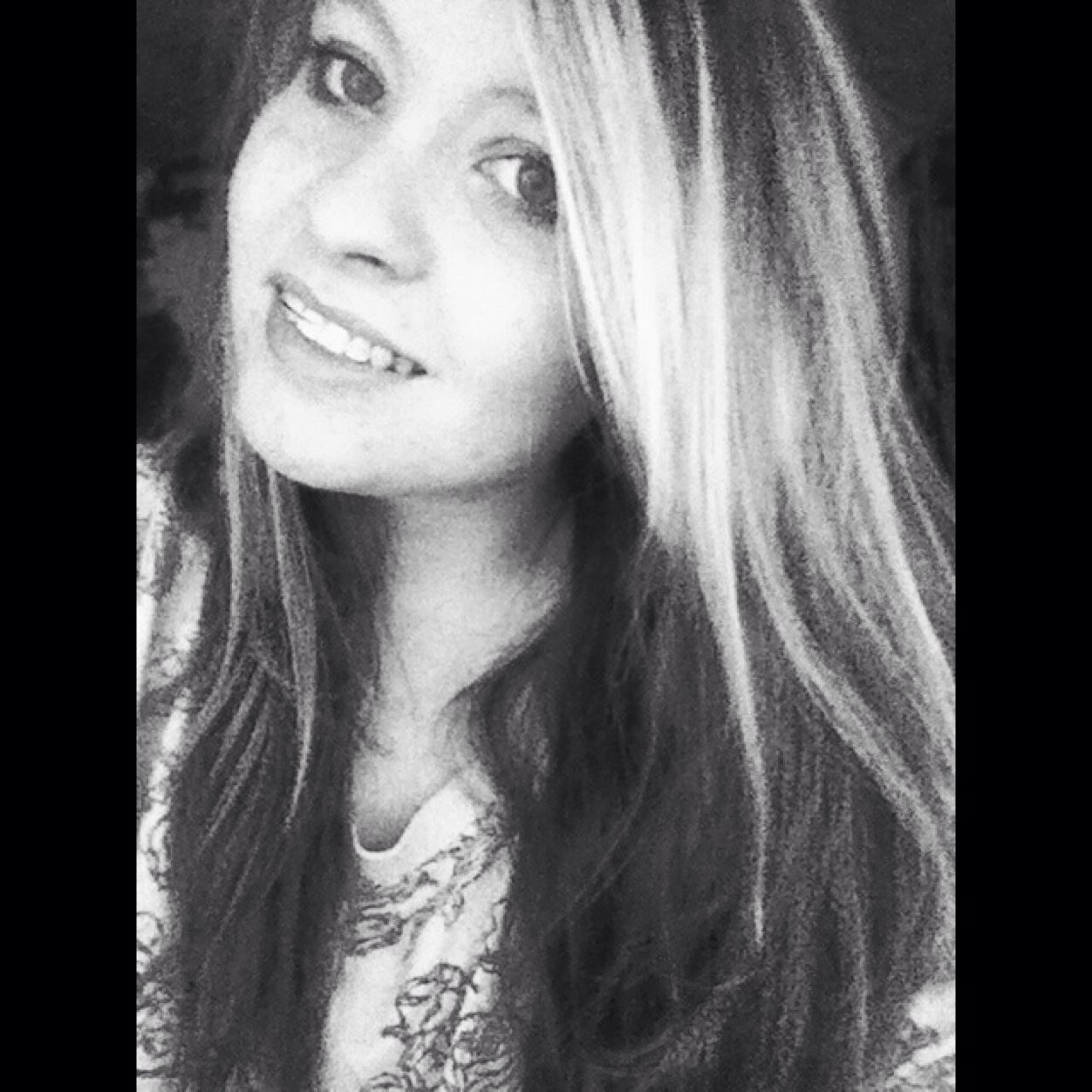 Twitch - BirdSpotting | YT - RaachelVictoria | Minecraft - DullYellowBanana | League - Birdspotting | Gaming account.