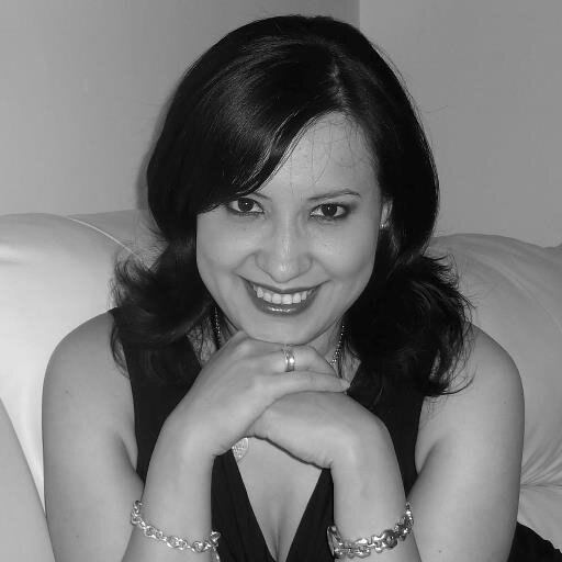 Soy una mujer que ha aprendido a no pelearse con la vida, a disfrutar al máximo todo lo que le sucede y a no estorbarle a nadie en su propio disfrute.