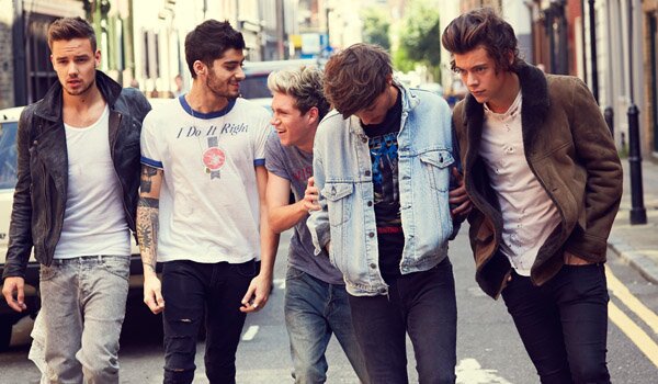 I follow back guys!!! #ZAYNS FACE IS LIKE GOLDUST