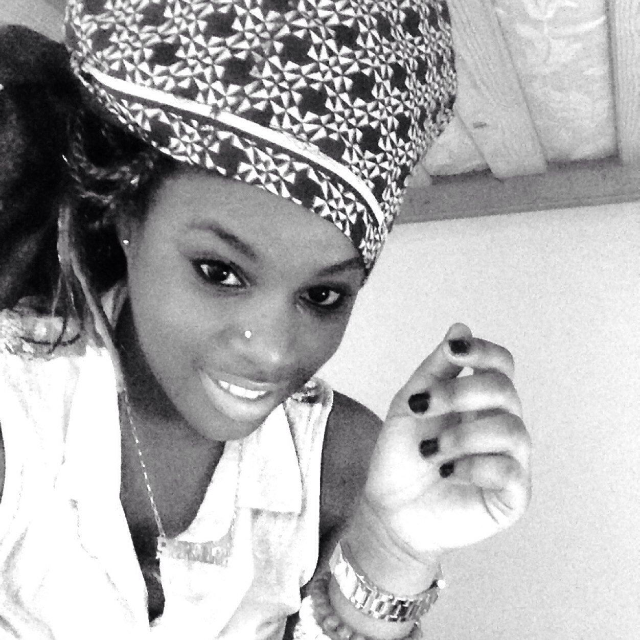 We can chose to be happy or sad but life is short, so I chose to be happy!! Team#241~~French***English