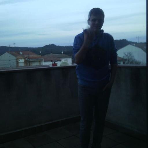 | Jugador de CS:GO | Buscando un equipo | http://t.co/qtMt7ydpP1…