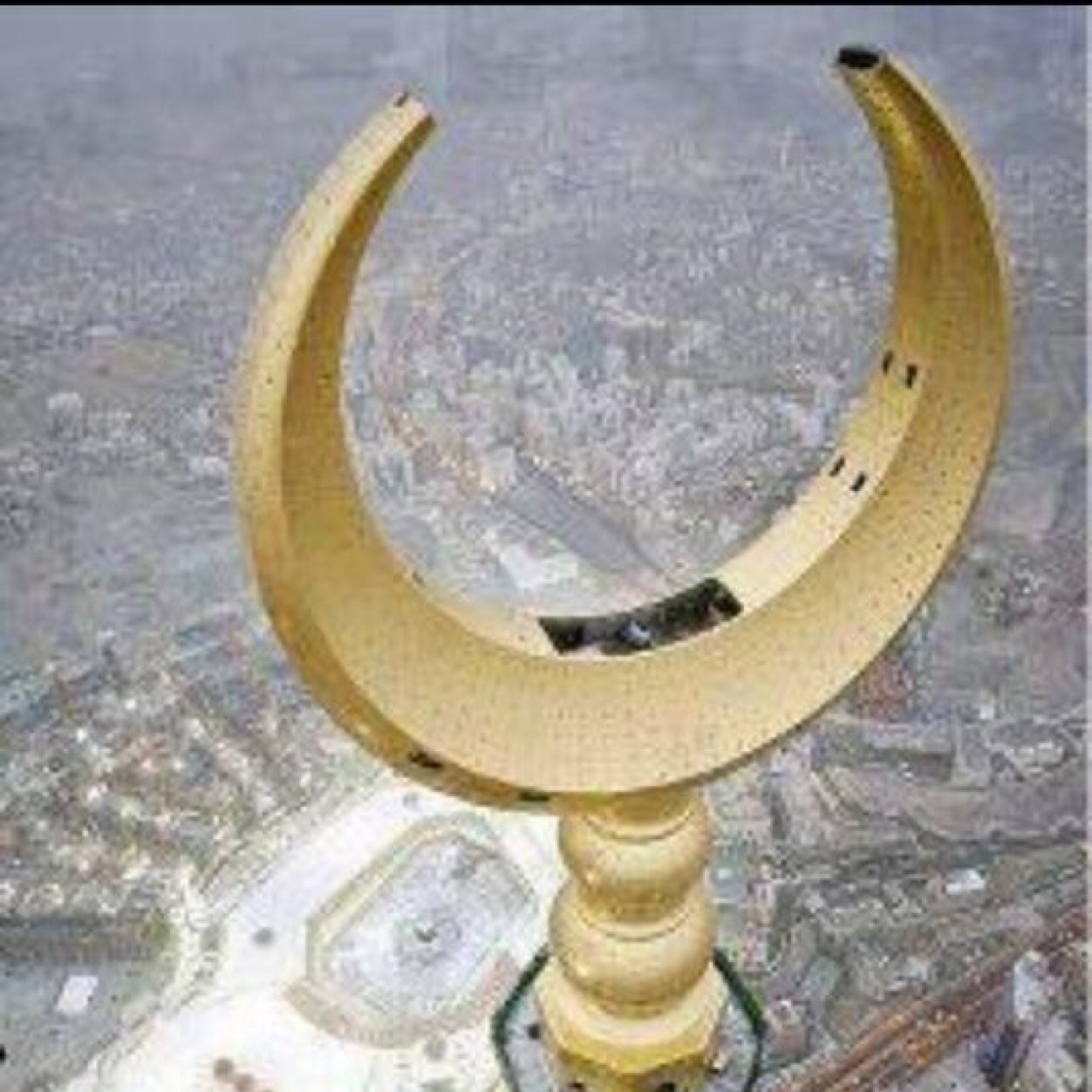 علمتني الحياه ان التقرب اكثر واكثر من الله هي السعاده الحقيقيه