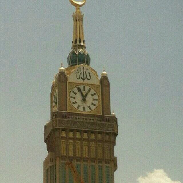 ‏‏‏‏‏‏‏‏يقول ربكم  (فانكحوا ما طاب لكم من النساء مثنى وثﻻث ورباع)
سورة النساء - آية رقم ٣
ويقول رسولكم (حبب إلي من دنياكم النساء والطيب)
