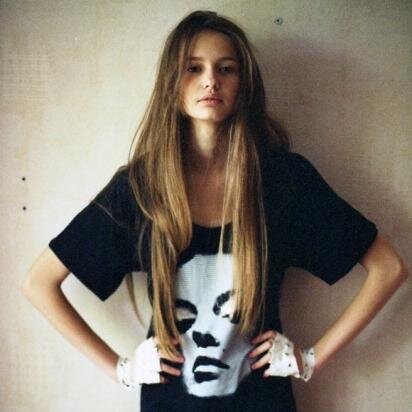 Alexandra Marie Bostwick. 18. || The story of the fallen ones, will create music for the people who comes.