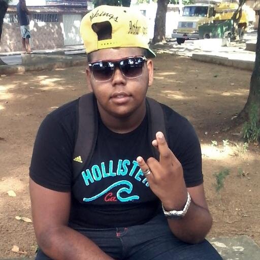 GostoMaisDoqueLasanha,Fumei Tanto Do Verdinho Que fiquei com a voz estranha Adimiro Quem não foma gosto amsi do que lasanha.