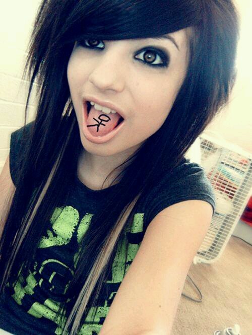 Hello everyone Im Angel, Emo and proud, I love candy and pie hehe and I'm a Angel, I'm a pretty shy girl  haha I am a Angel of the lord #SPN (Angel/single/Bi)