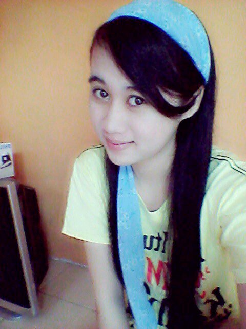 AyuningsihDini's profile picture. 