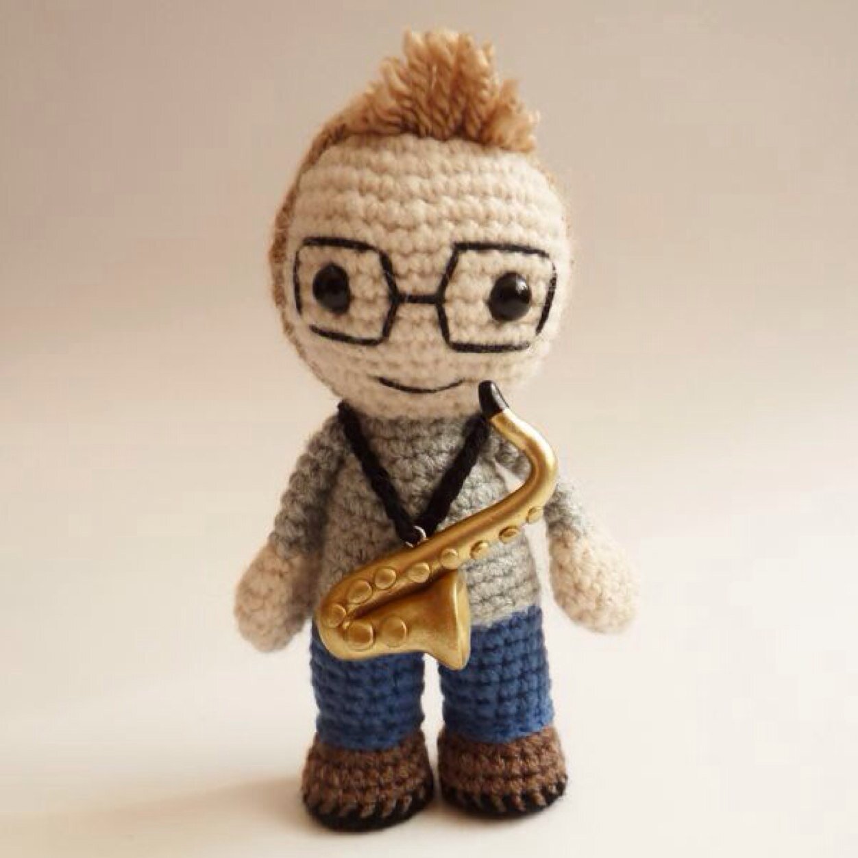 Wellerdiek's profile picture. Vader van (bijna) twee. Eigenaar van Dubbele:punt Design en Digital Devils. Speelt (bariton) saxofoon 🎷en tennist 🎾.