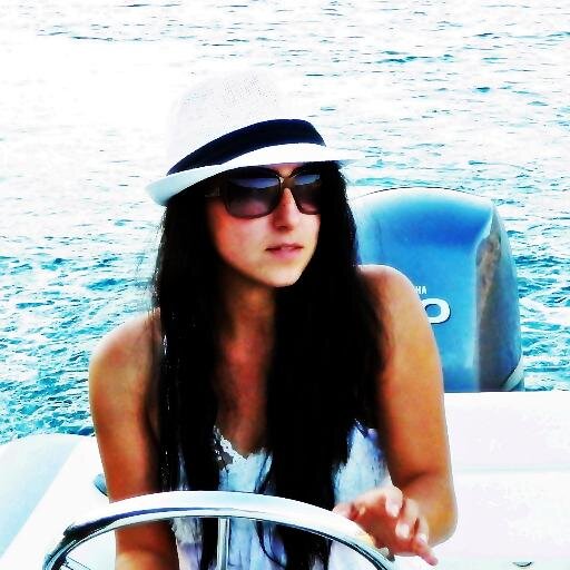 etkikelebek's profile picture. Ve ant olsun ki, hiçbir kurşun, hiçbir çelik, hiçbir toprak ve hiçbir vatan, daha kutsal değildir insandan!