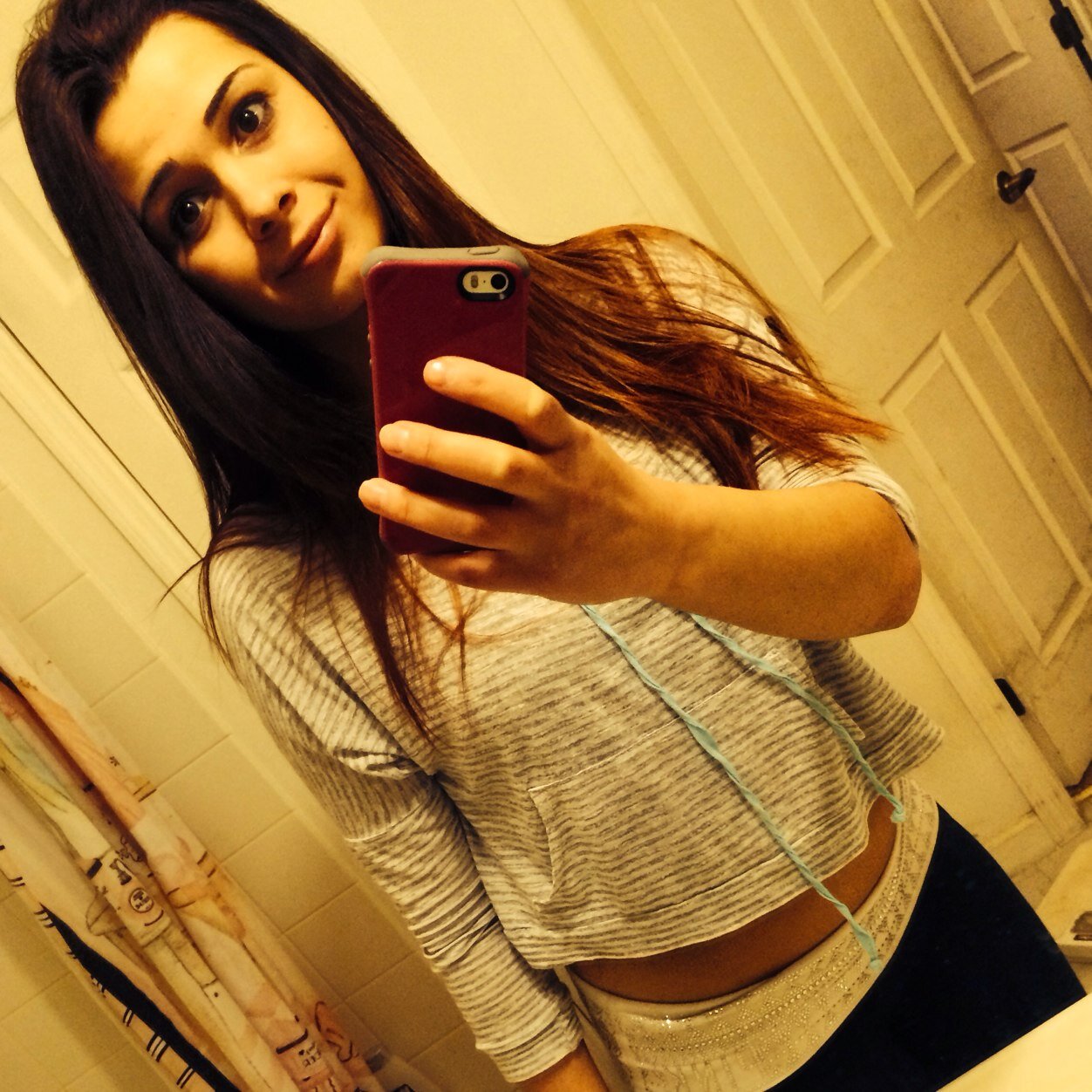 Call me josie 
Sixteen & single 
Mary jane my main bitch 
Lost ? Follow me