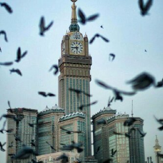 اثق بأنني فتاة مختلفہ ، احمل في داخلي روح حنونہ ، لكنها تتعب عندما تضيق بها الحياة لست مثاليہ ولكن اقسم بان نيتي طاهرة للجميع ..
