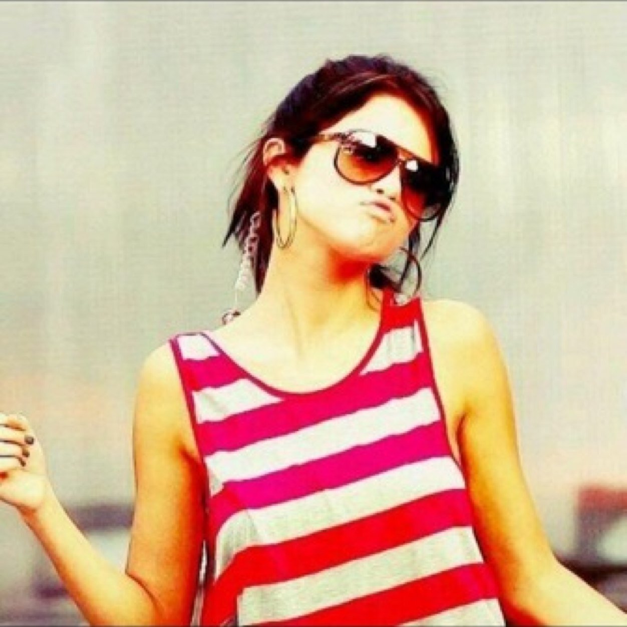 I love you but i love Selena more #Larry #Vote5sos. Janoskians are my slu+s