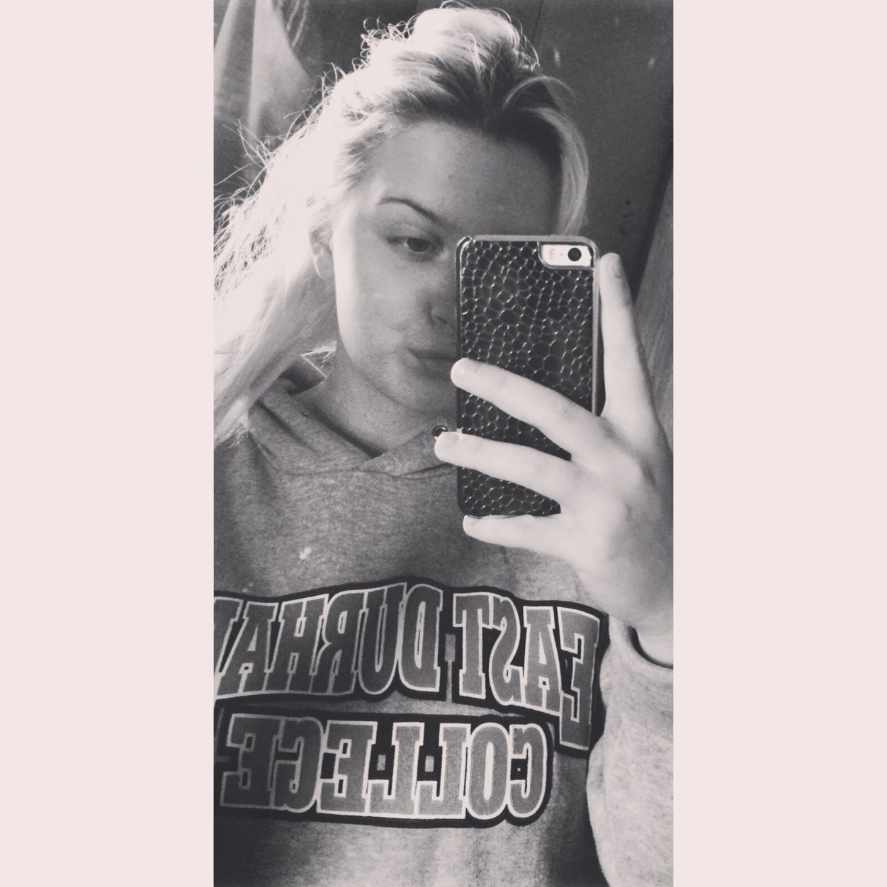 Sixteen
Instagram Hollyjaneharbottle
Snapchat Holljanex