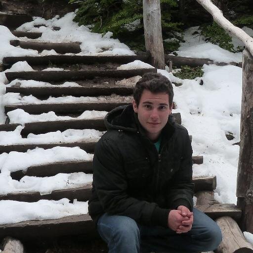 Estudiante de medicina en la UNLP - Gimnasia y Esgrima de La Plata.
