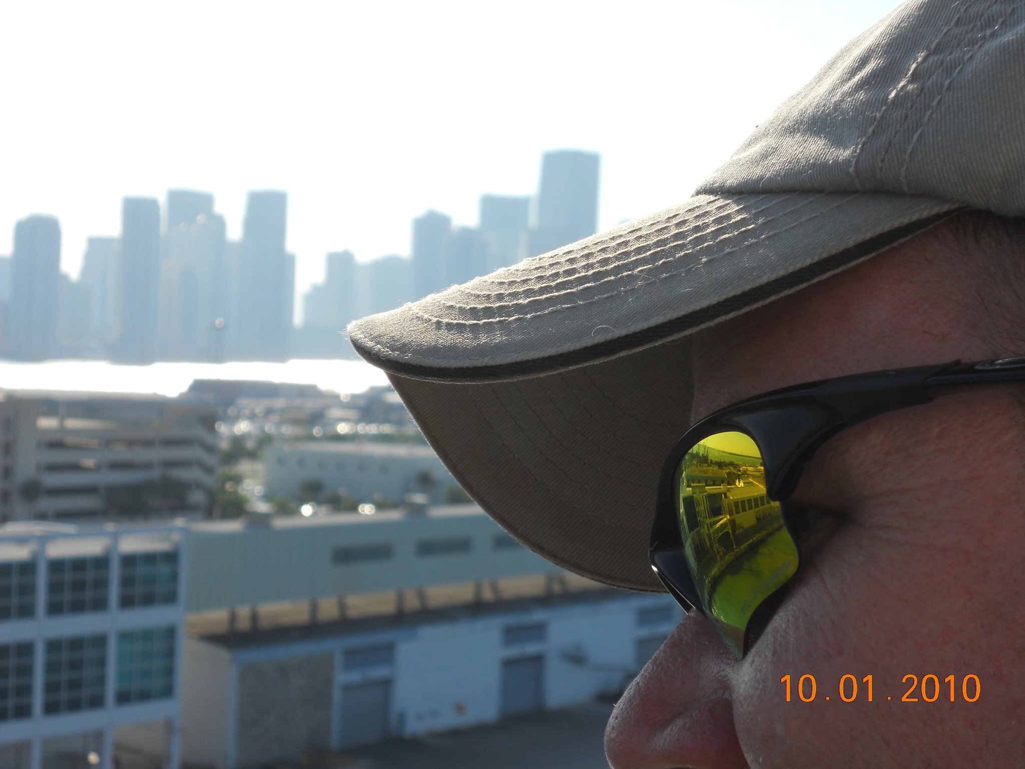Video producer, sailor, archer, DIYer, sci-fi geek that lives in South Florida.