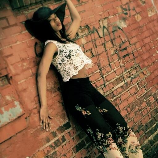 Model . email ☞ bookimanimarcella@gmail.com