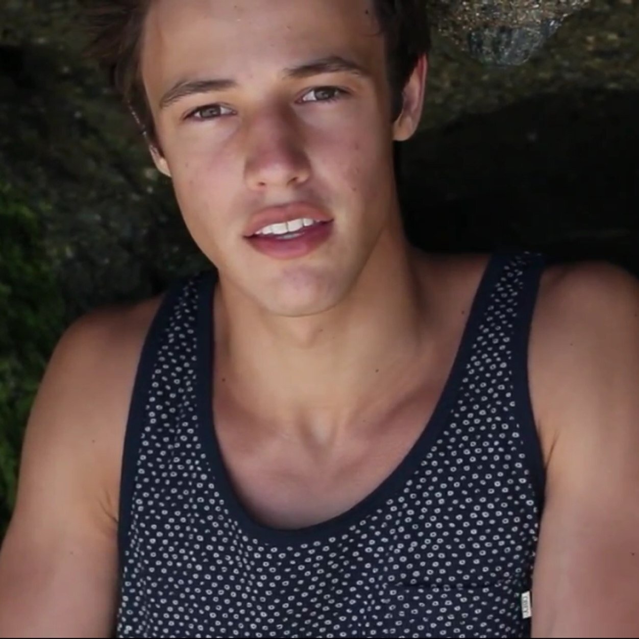 i just gave you a free follow so please follow @fand0mlove, xoxo