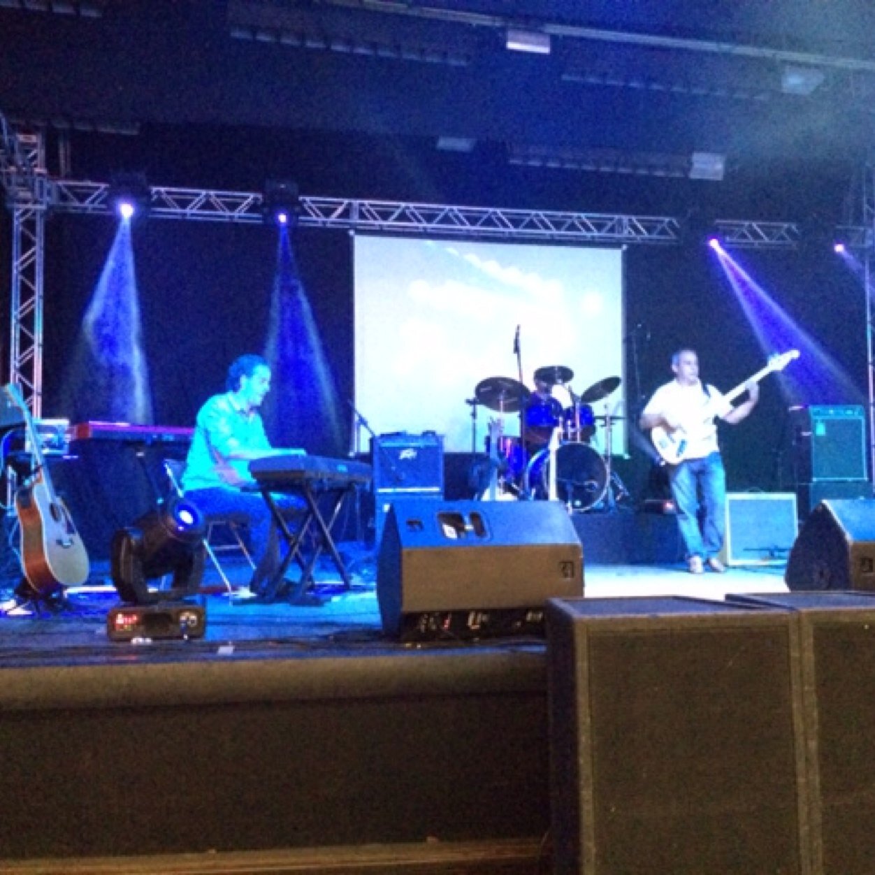 BATERISTA PROFISSIONAL - GREAT INTERNATIONAL DRUMMER WITH LARGE EXPERIENCE FORMER H.O.I CO. USA - PLAY WITH MATTOS RIBEIRO BAND - EVENTS PRODUCTOR