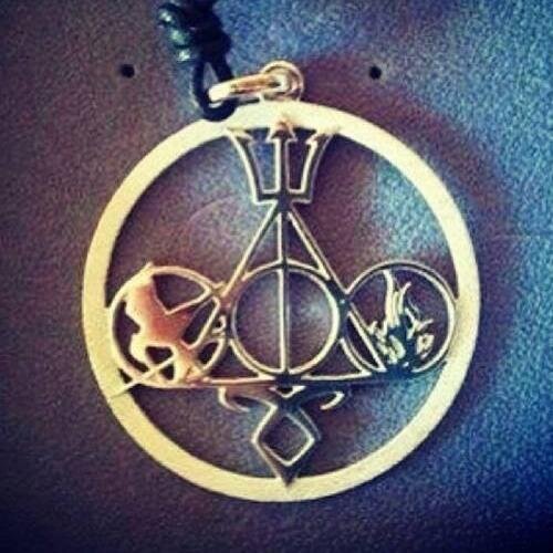 RolDeLectores's profile picture. Únete al rol, y vive la vida de los personajes de tus libros favoritos cc: