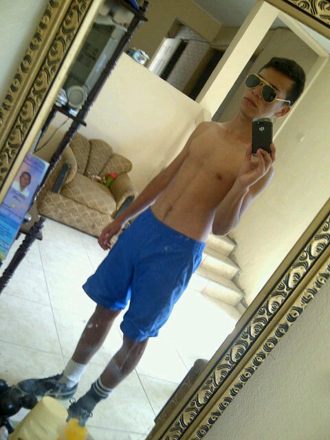 Fernand87989809's profile picture. 