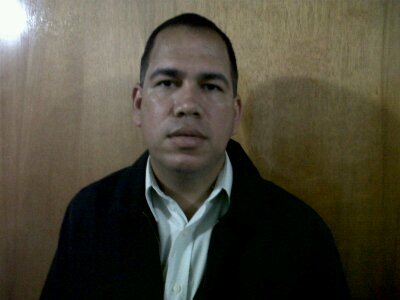 Ing. de Sistemas. Trabajador patriota leal a Chavez. Ante todo padre
